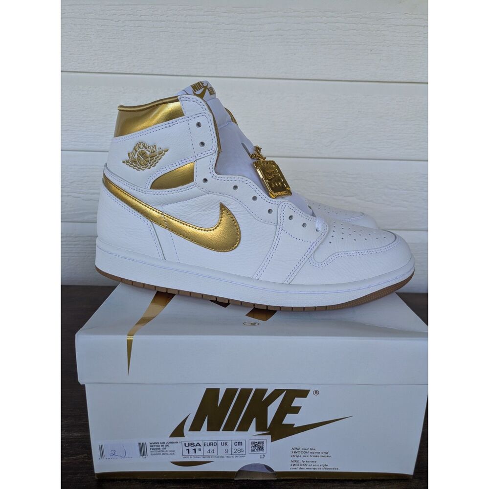 BRAND NEW AIR JORDAN ONE 1 RETRO HI WHITE GOLD PLAYOFF